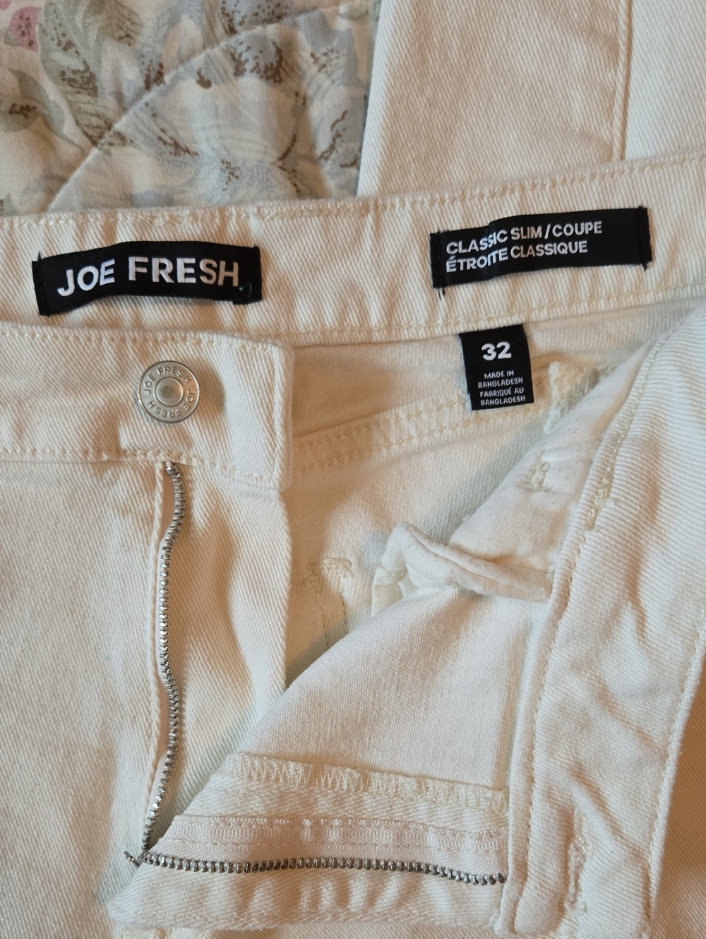 Joe Fresh Slim Pants – Size 32 – White Denim with Zipper Details